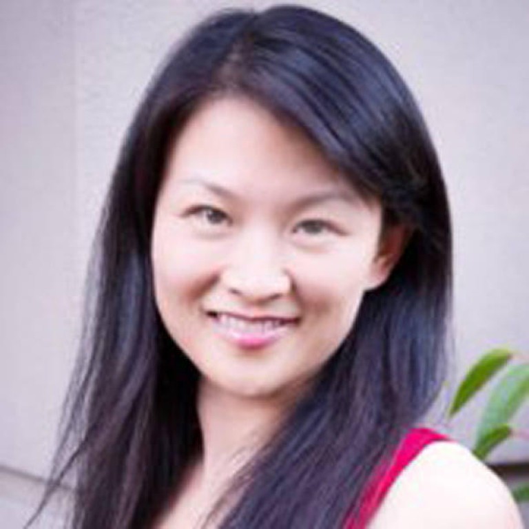 Female Yahoo executive sued, accused of sexually harassing female