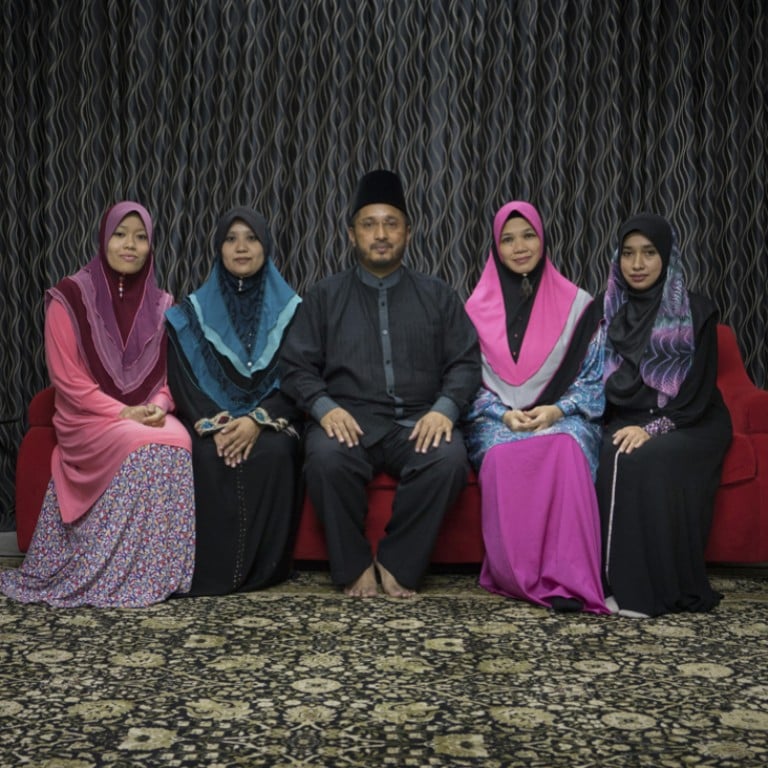 How Many Wives Can A Muslim Have - Outrage As Obedient Wives Club Spreads Across South East Asia Singapore The Guardian / Next, the limitation very clearly check for yourself and see.