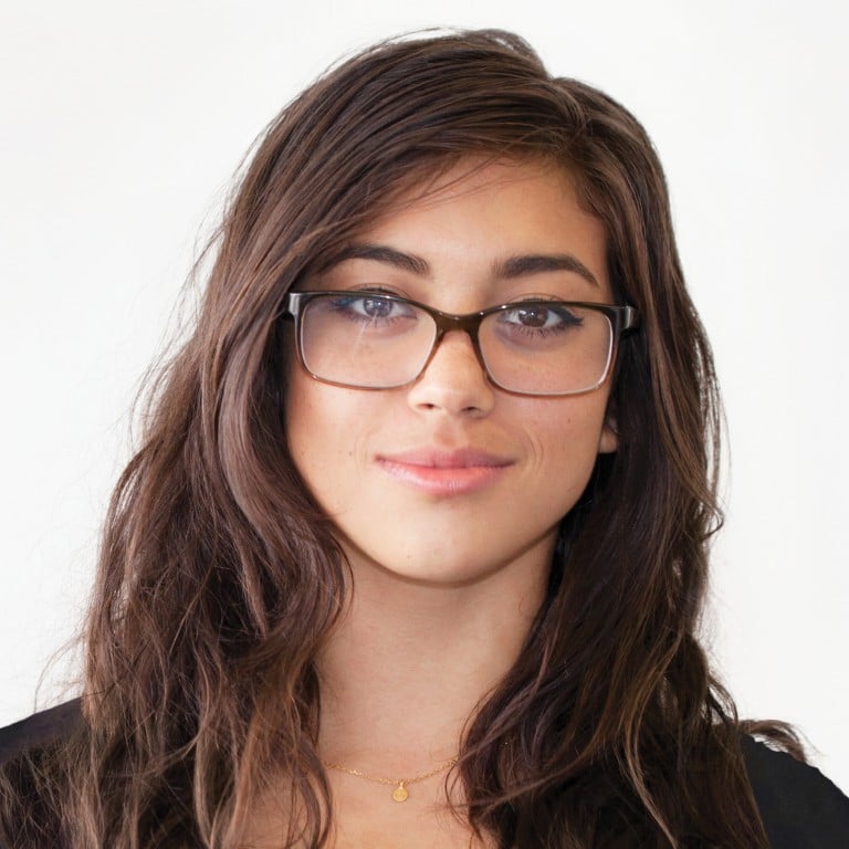 4 Wanita Ini Dipecat Dari Pekerjaannya Karena Dianggap Terlalu Cantik