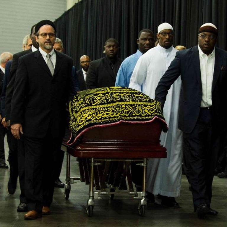 Thousands Mourn Boxing Legend Muhammad Ali At Muslim Service