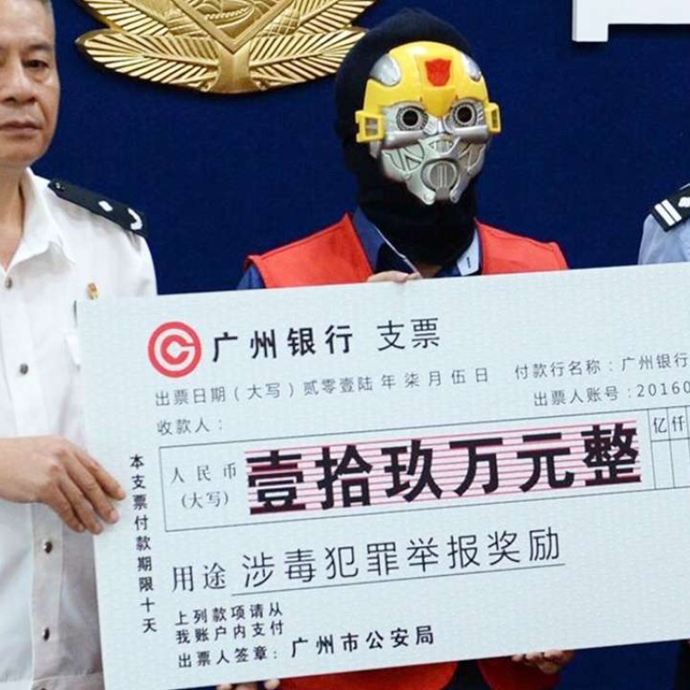Chinese courier gets reward for helping bust gang that hid drugs in