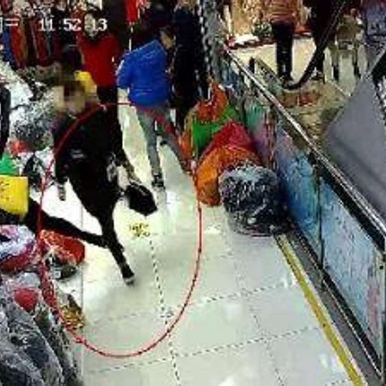 Chinese woman steals outfit but doesn’t like coat colour, so returns ...