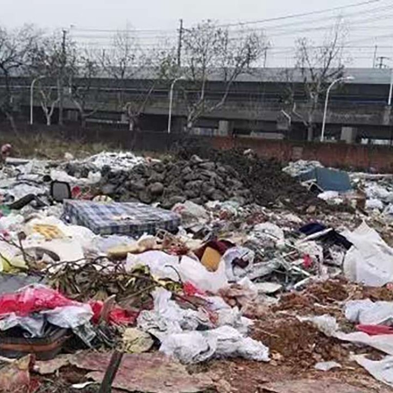 Chinese local government officials accused of failing to clear rubbish