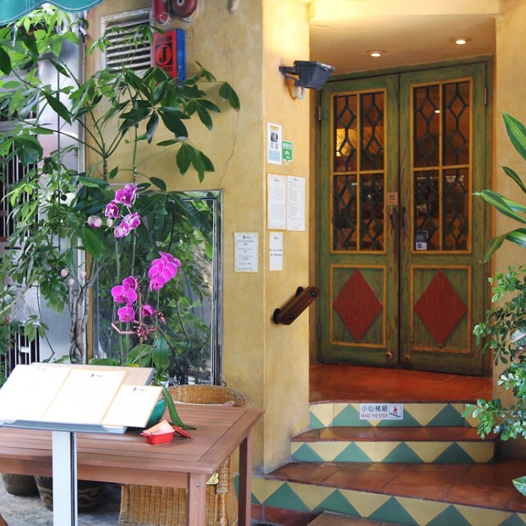 Restaurant Review Henry S In Stanley Familiar Decor And Decent