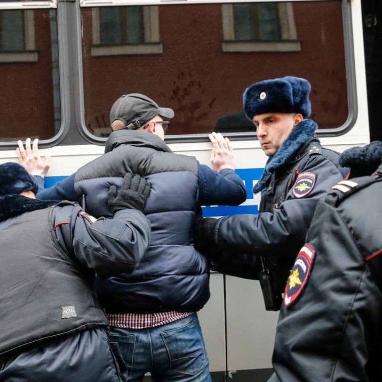 Moscow Police Detain Hundreds Of Protesters At Anti-Putin Rally After ...