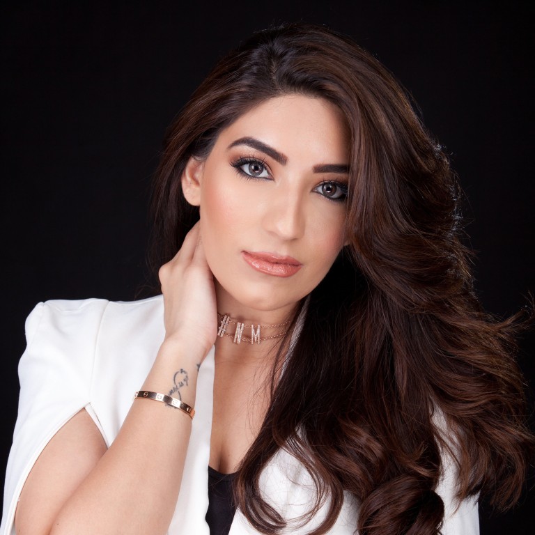 Brighten Christmas With A Pop Of Colour Says Make Up Artist Natasha Moor South China Morning Post I'm taylor, i'm originally from canada and currently living between toronto & hong kong and sharing my life along the way!