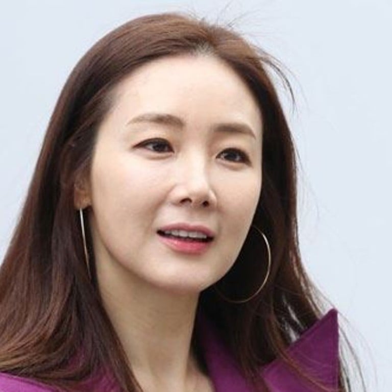 Sexy Korean Actress Choi Ji Woo Gallery