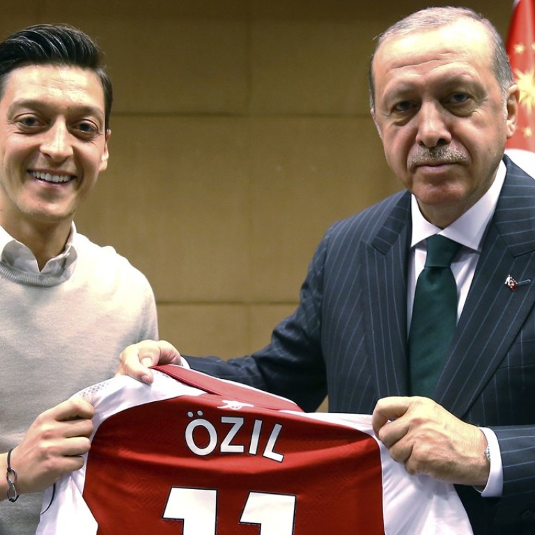 Update Ozil Criticized For Reportedly Inviting Erdogan To His