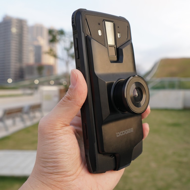 Doogee S90 Modular Phone Turns Into Night Vision Camera Walkie