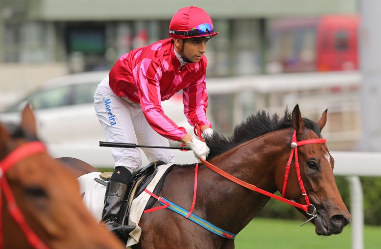 Race 8, Mr Stunning, ridden by Joao Moreira, won the class 3 over 1200m at Sha Tin on 16Apr16.