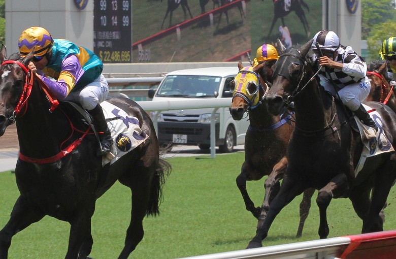Joao Moreira guides Zero Hedge to victory at Sha Tin. Photos: Kenneth Chan
