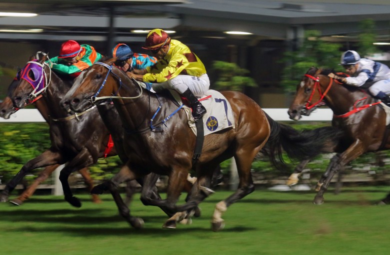 Southern Legend wins at Happy Valley in July. Photos: Kenneth Chan.