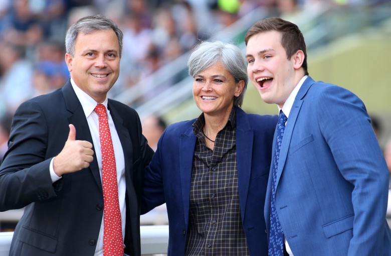 Trainer Caspar Fownes, his sister Fenella and son Ryan pose for the cameras after another win at Happy Valley on Sunday. Photos: Kenneth Chan