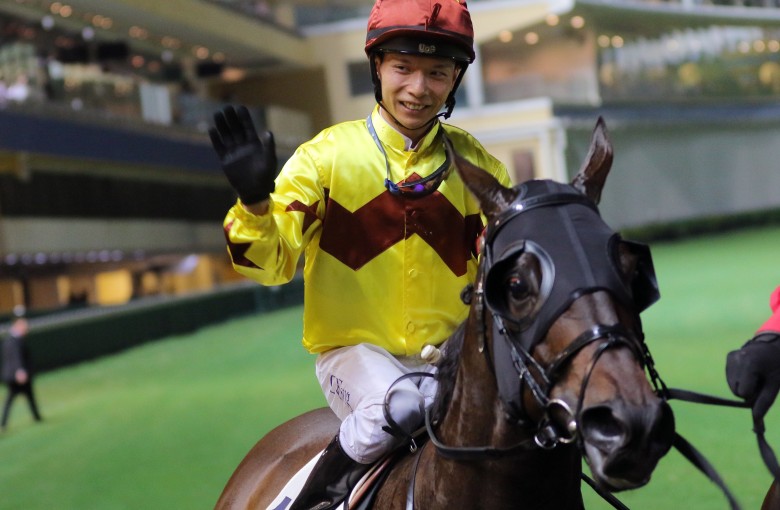 Victor Wong celebrates his 20th Hong Kong winner with Sichuan Boss. Photos: Kenneth Chan