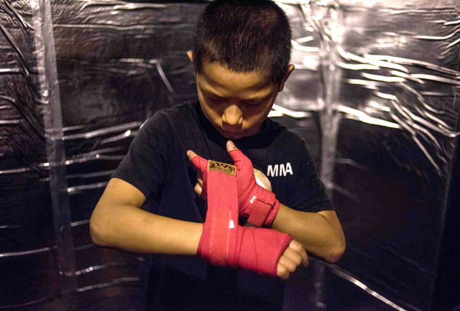 Get Wallpaper Teenage Mma Fighters At An Underground Fight Club In China South Free