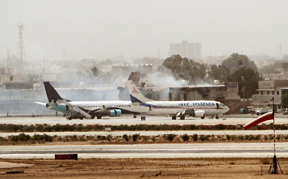 Pakistan Gunmen In Fresh Attack At Checkpoint Near Karachi Airport ...