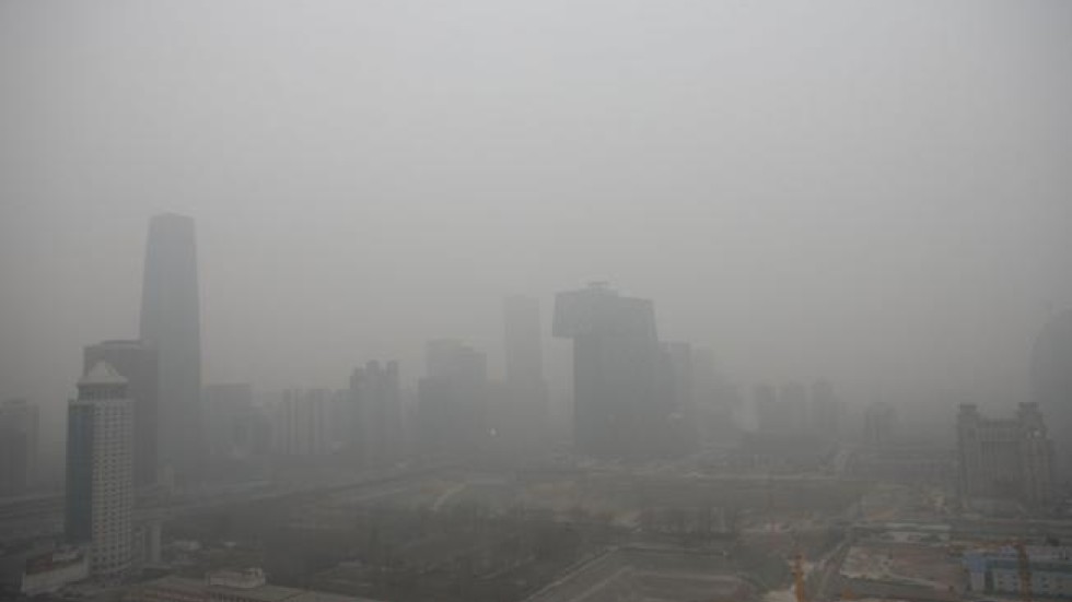 Smog threat remains; Beijing issues first ever orange alert | South ...