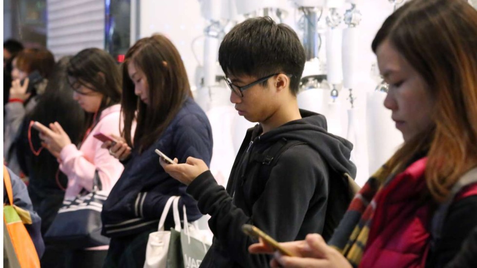 Hong Kong phone users may be at fours and eights when new ...