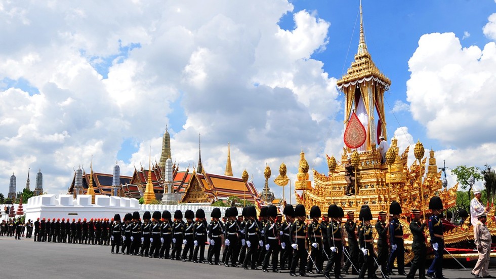 Αποτέλεσμα εικόνας για Royal cremation for late Thailand king attracted more than 250,000 people
