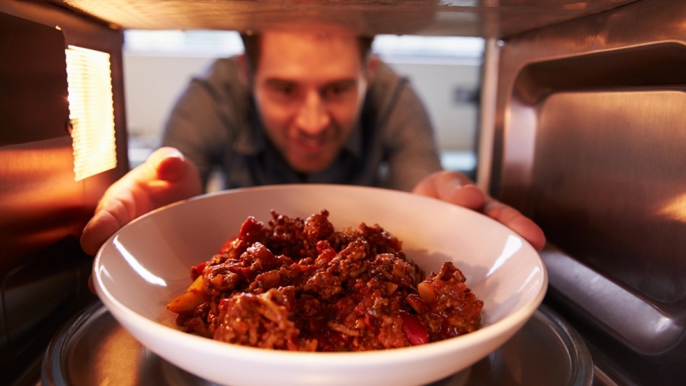 Can food be cooked in a microwave oven? You bet – and hey, it’s easier