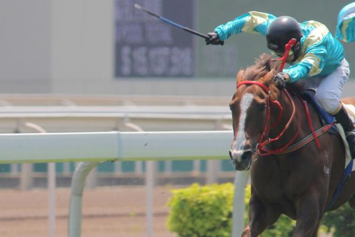 Terry Wong's helmet covering flies off on Meridian Treasure.