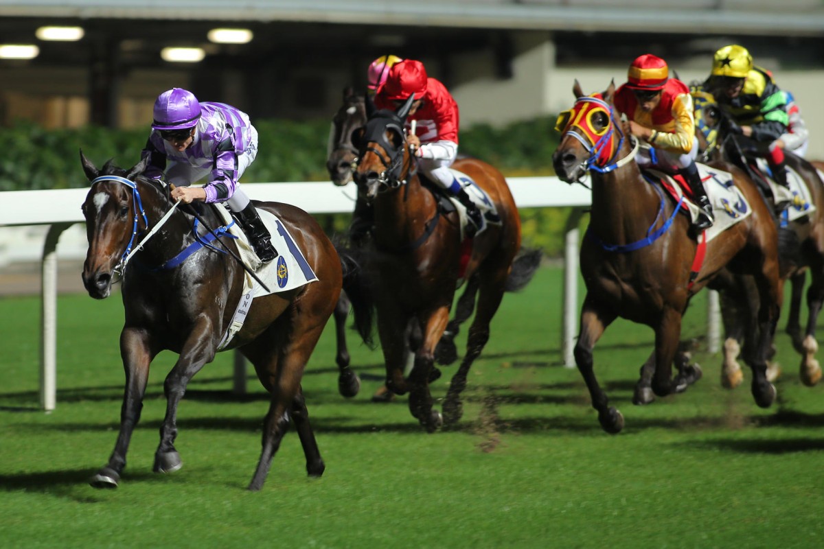 Peace Combination scores an effortless win on Wednesday night and looks bound to win again in Class Four. Photo: Kenneth Chan