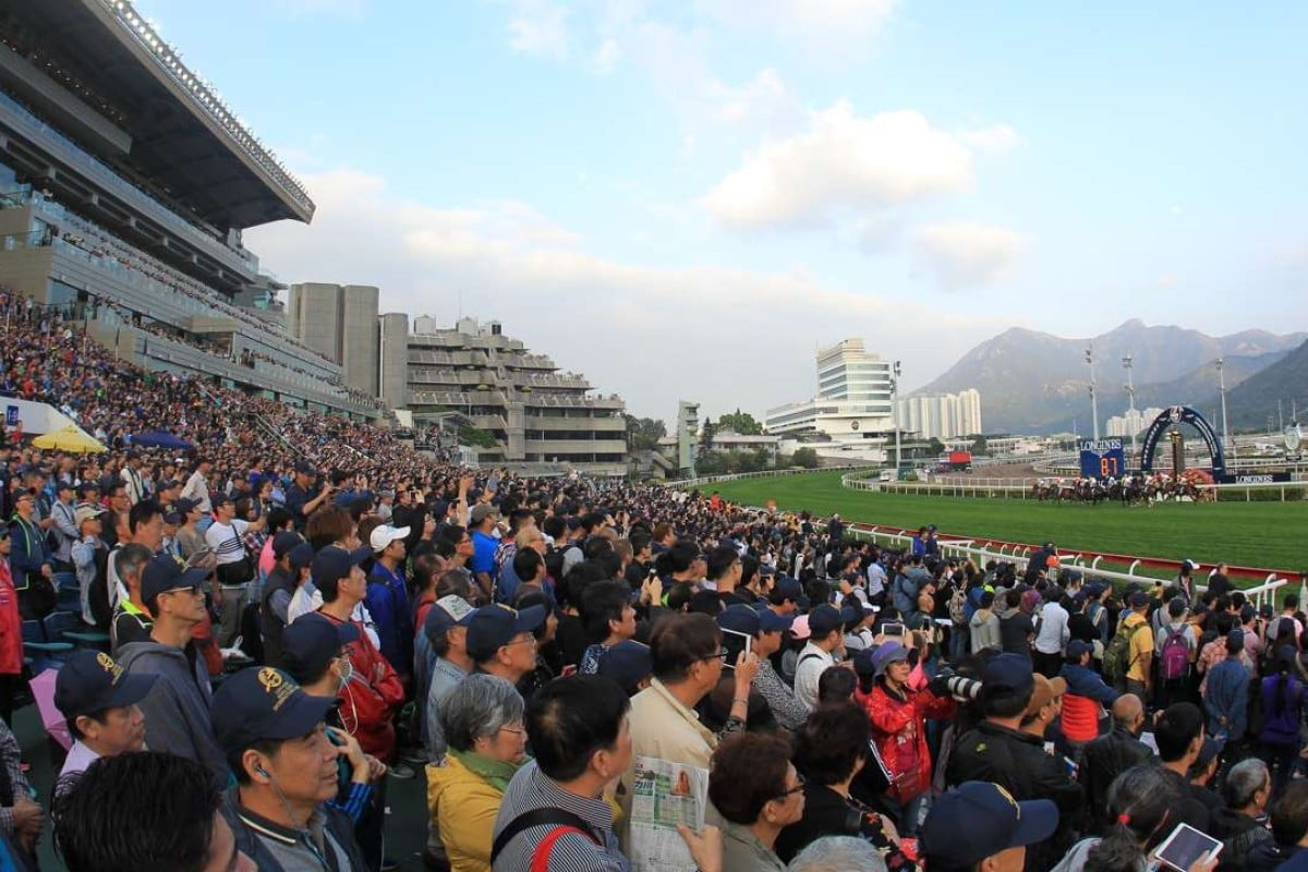 Maurice wins the Hong Kong Cup in front of a record crowd at Sha Tin. Photos: Kenneth Chan