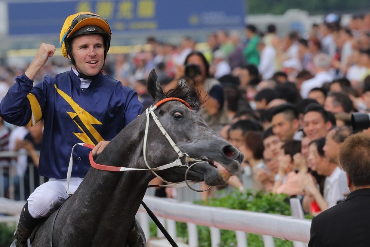 Tommy Berry comes back to scale after winning the 2016 Chairman’s Sprint Prize with Chautauqua. Photos: Kenneth Chan