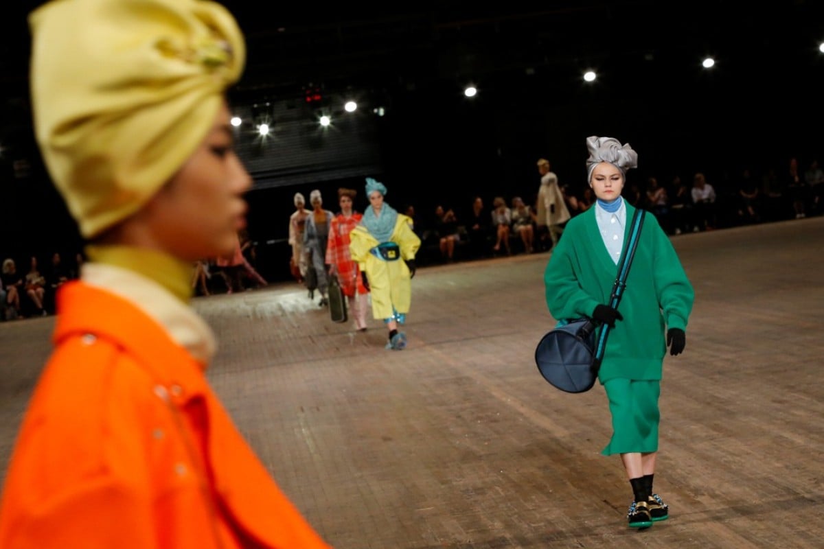 Marc Jacobs wraps up New York Fashion Week with turban-topped ...