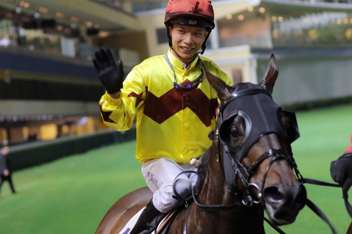 Victor Wong celebrates his 20th Hong Kong winner with Sichuan Boss. Photos: Kenneth Chan