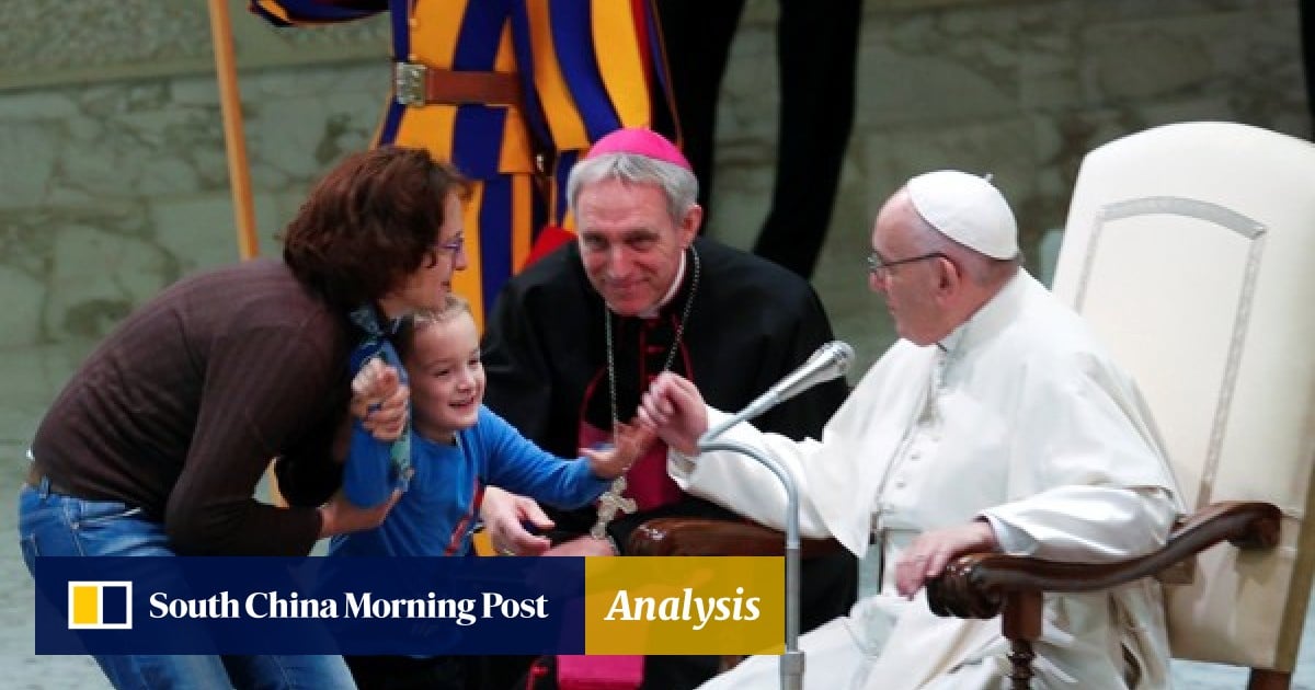 Pope To Meet With Autistic Kids To End >> Adorable Moment Boy Interrupts Vatican Ceremony And Pope Francis Pope To Meet With Autistic Kids To End >> Adorable Moment Boy Interrupts Vatican Ceremony And Pope Francis