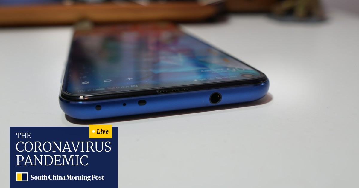 hole punch selfie camera replaces notch