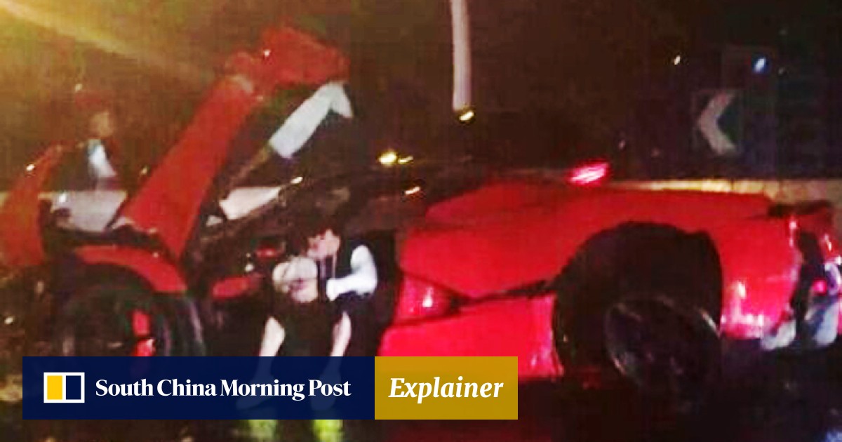 22 5 Million Yuan Sports Car Badly Damaged In Crash In