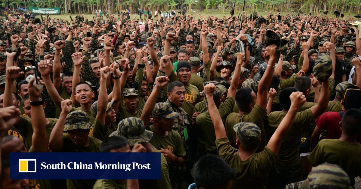 Manila Seals Historic Peace Pact With Muslim Rebel Group Moro Islamic Liberation Front South 