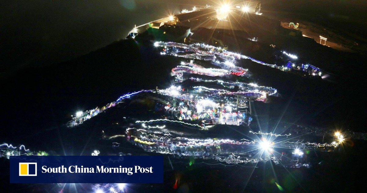 Japan S Sacred Mount Fuji Risks Turning Into Trash Mountain South China Morning Post