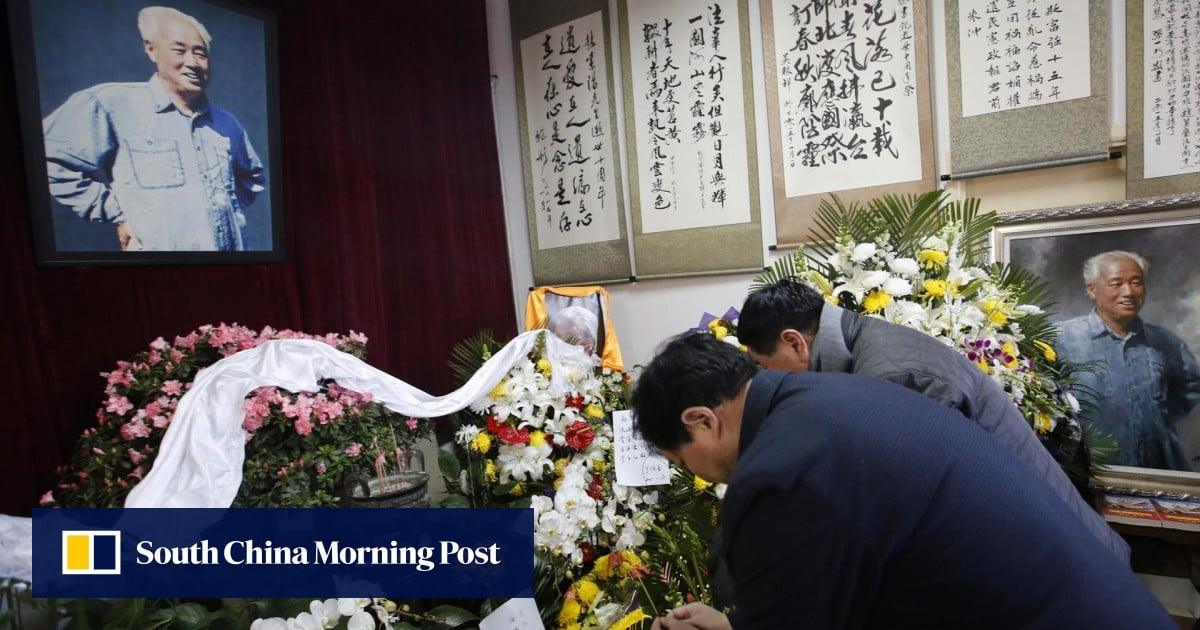 Hundreds Gather At Memorial For Late Liberal Reformer Zhao Ziyang ...