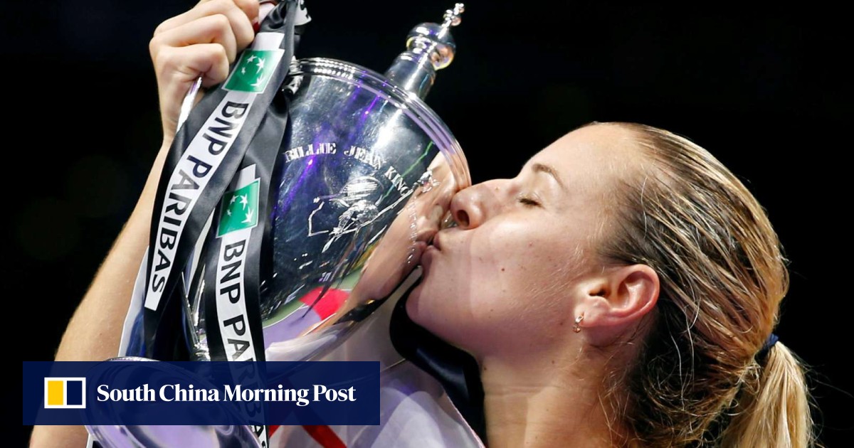 Dominika Cibulkova Serves Her Way To A Stunning Upset Over Angelique Kerber In Wta Finals Title 1370