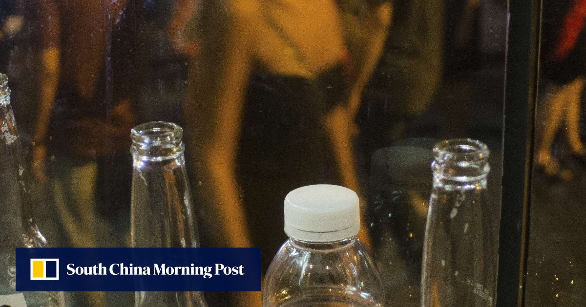 Stop Hong Kong retailers from selling alcohol to minors, health