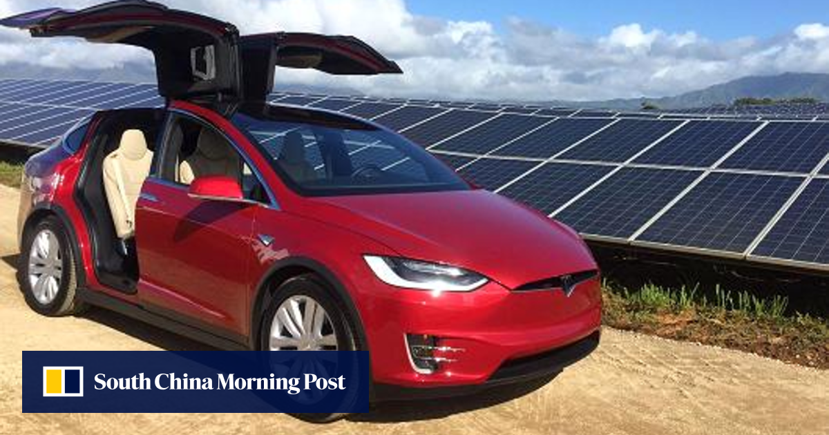 Tesla battery packs power the Hawaiian island of Kauai after dark
