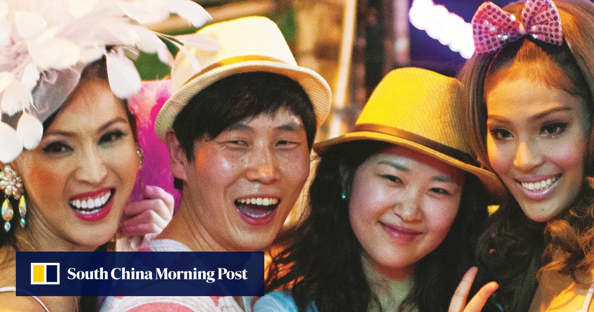 Chinese Tourists Flocking To Pattaya For Transgender Shows Thai Food