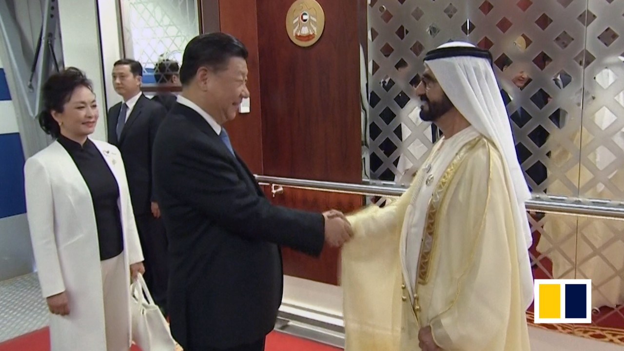  Xi Jinping arrives in UAE escorted by fighter jets